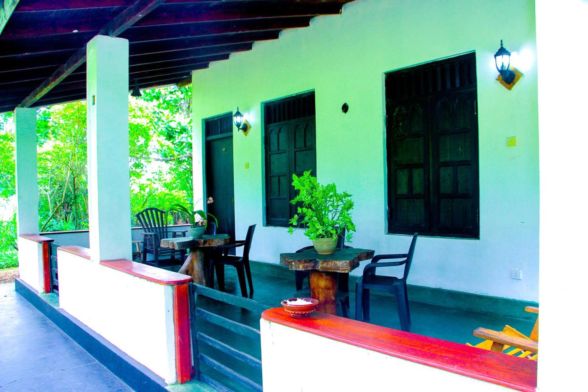 Banana Rest Sigiriya Bed & Breakfast Exterior foto