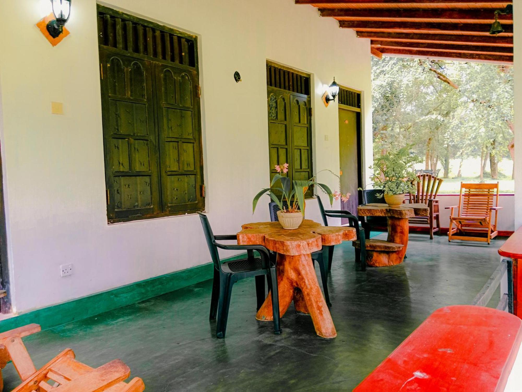 Banana Rest Sigiriya Bed & Breakfast Exterior foto